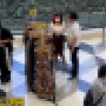 めちゃ美人】元アイドル主婦 子持ち 25歳　芸能界で遊んだSEX癖が抜けぬ妻！夫婦デート中に抜け出し他人棒SEX！バレるかバレないか電話越しに逝かされて悦ぶド淫乱痴女の一部始終！【大量中出し個人撮影】